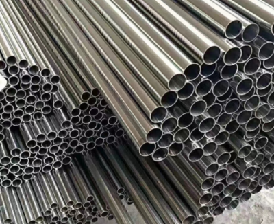 华鸣钢 高性能钢铁材料的创新与应用前景